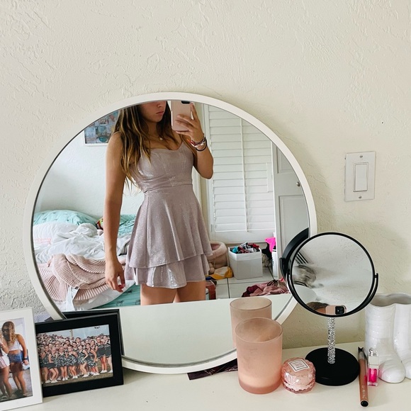 Sparkling rose mini dress - Picture 3 of 4